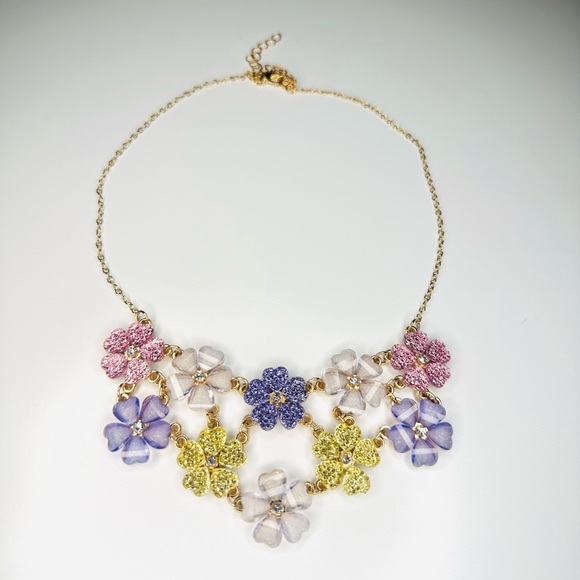 Colorful Floral Necklace - Picture 2 of 2